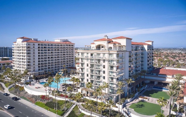 The Waterfront Beach Resort, A Hilton Hotel image 2